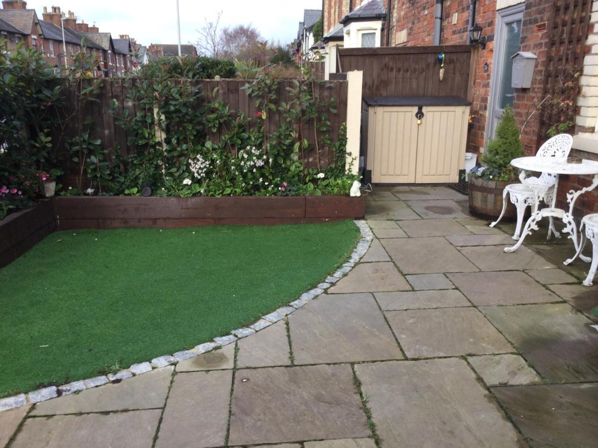 Leafy Lytham Central Lovely Ground Floor 1 Bedroom Apartment With Private Garden In Lytham Dog Friendly 莱瑟姆-圣安妮 外观 照片