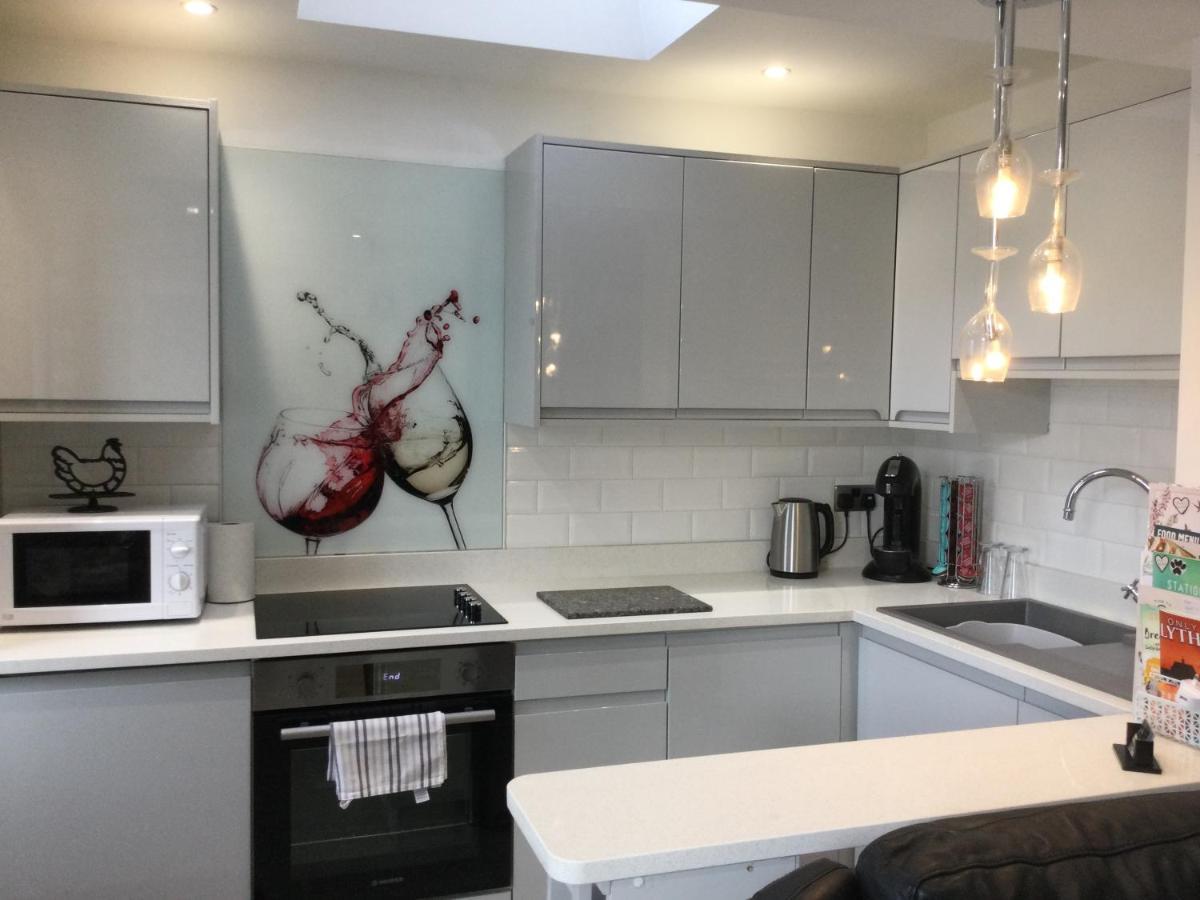 Leafy Lytham Central Lovely Ground Floor 1 Bedroom Apartment With Private Garden In Lytham Dog Friendly 莱瑟姆-圣安妮 外观 照片