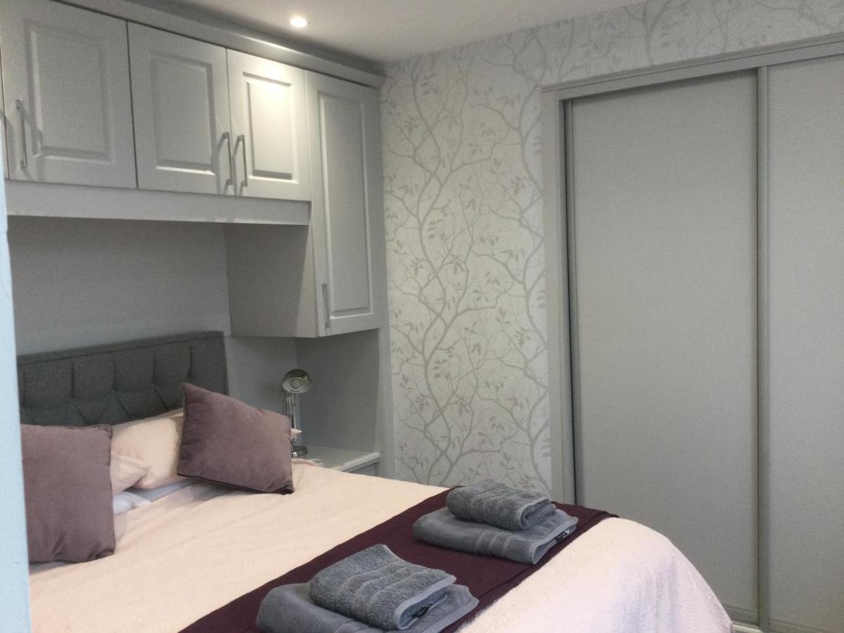 Leafy Lytham Central Lovely Ground Floor 1 Bedroom Apartment With Private Garden In Lytham Dog Friendly 莱瑟姆-圣安妮 外观 照片